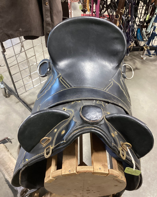 Australian Saddle With Horn 15" Black