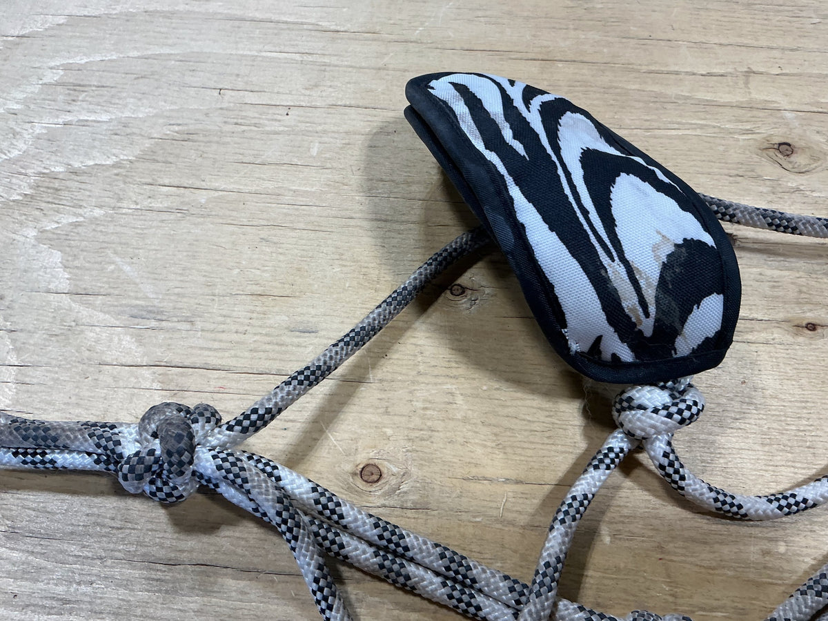 Halter – Rope, Black/White Zebra | Used