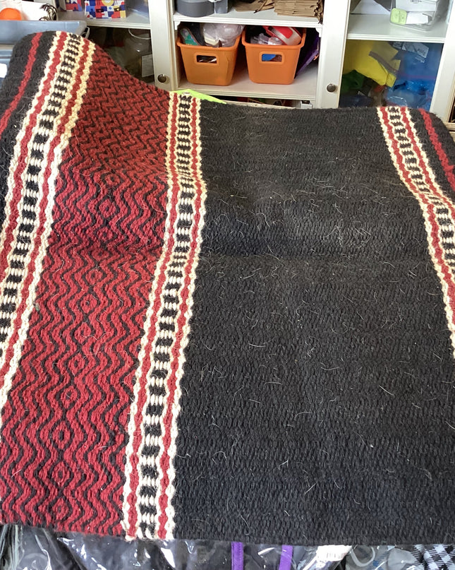 Western Saddle Blanket red/black