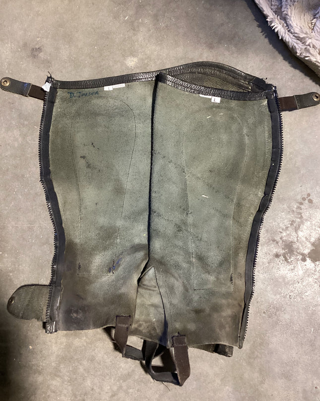 English 1/2 Chaps Large